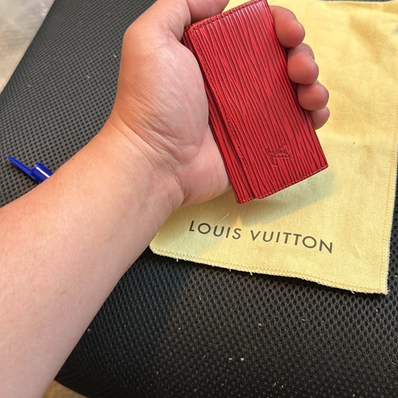 🙏Louis Vuitton Epi Key Cles 4’s - Picture 11 of 11